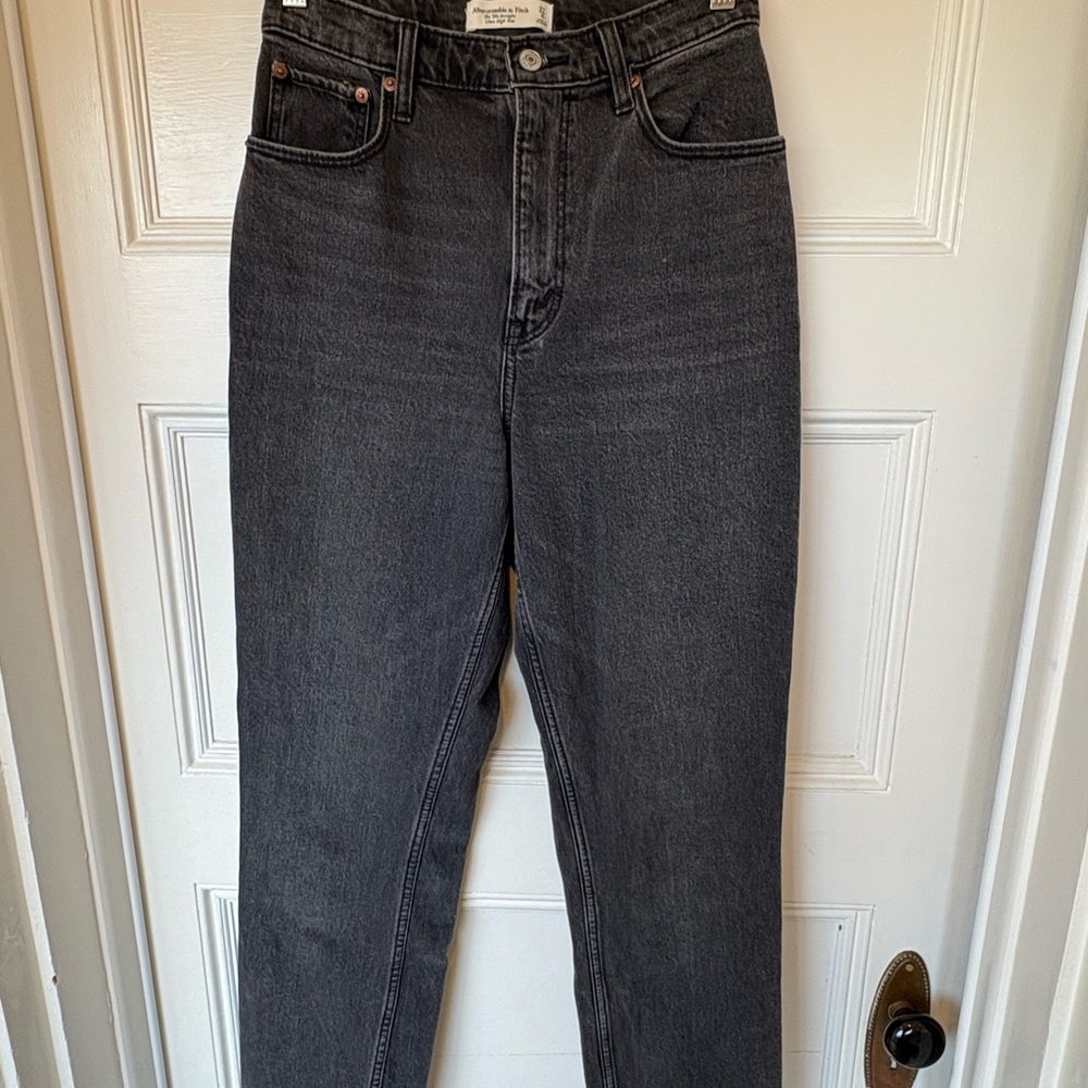 Abercrombie & Fitch Curve Love Ultra High Rise 90s Straight Black Jean